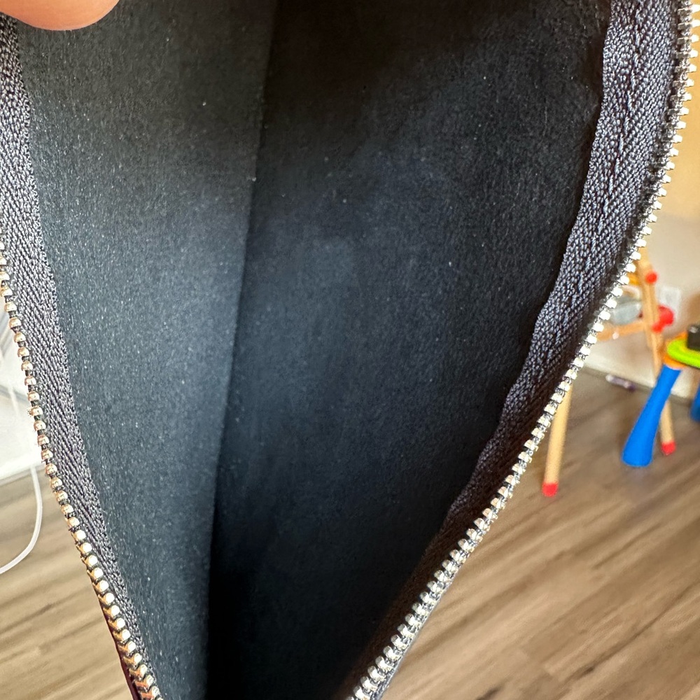Elegant Black Tote Bag - Picture 2 of 16